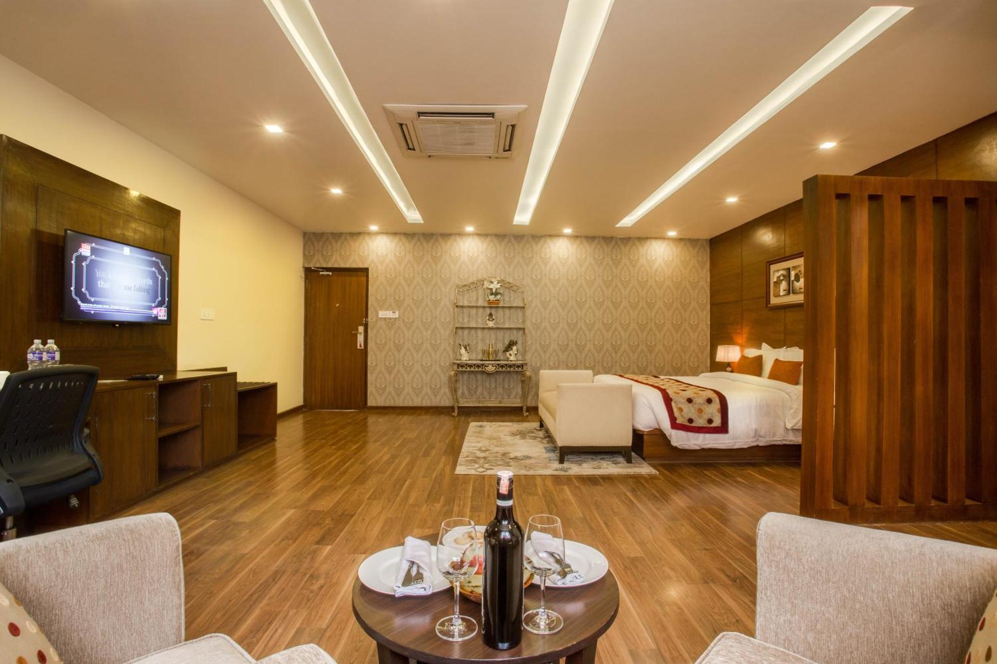 קטמנדו Yatri Suites And Spa חדר תמונה