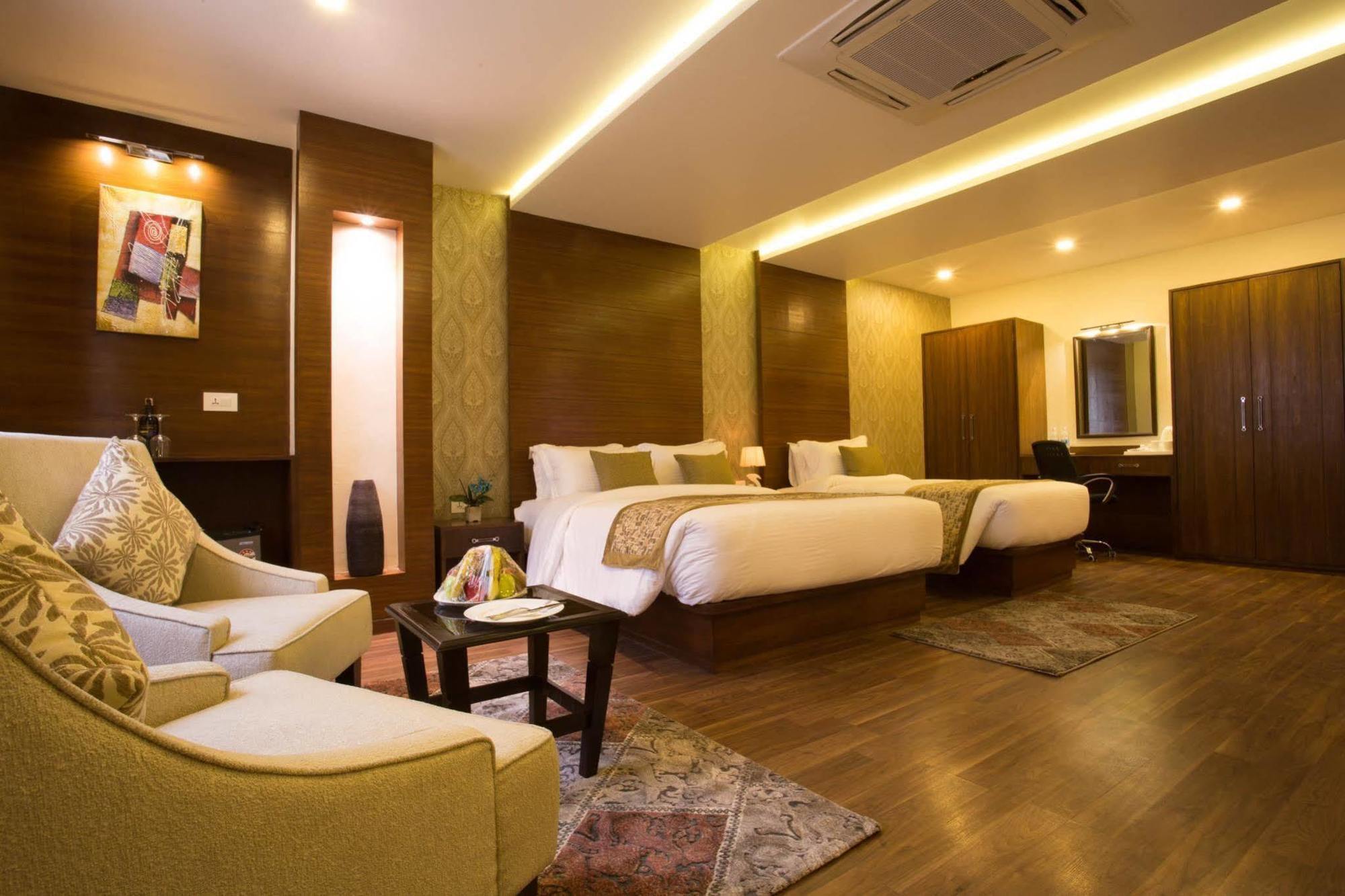 קטמנדו Yatri Suites And Spa מראה חיצוני תמונה