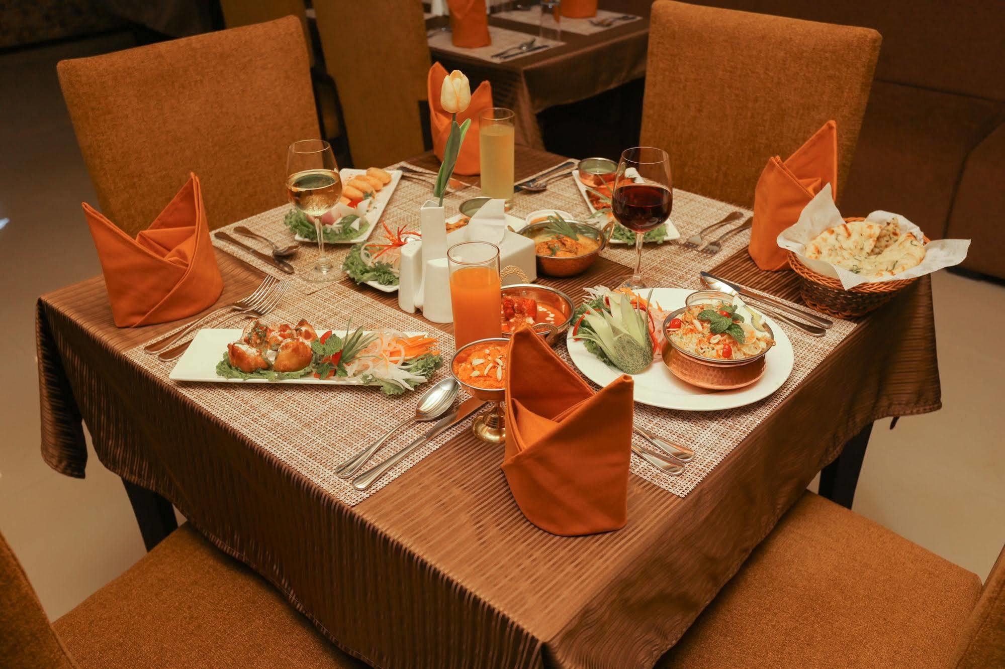 קטמנדו Yatri Suites And Spa מראה חיצוני תמונה